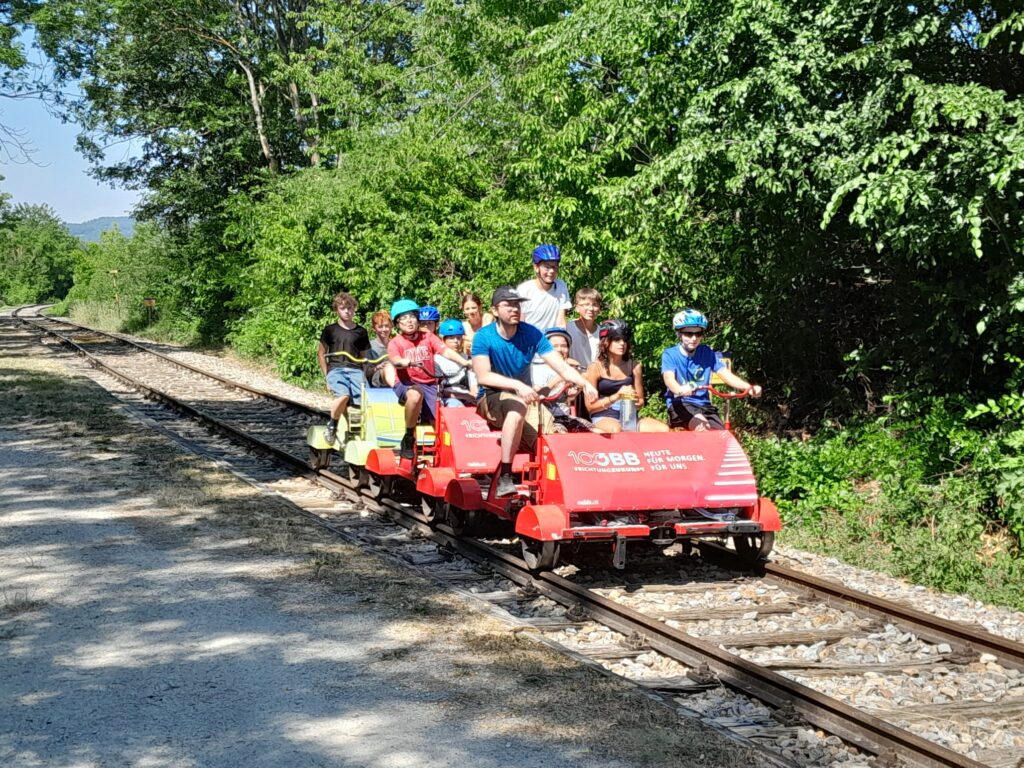 Gemeinsam ans Ziel – Draisinenausflug der 3a und 3b